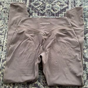 ALPHALETE GRAY LEGGINGS